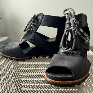 Sorel Janie leather wedges, size 9.5, 2.5” heel.